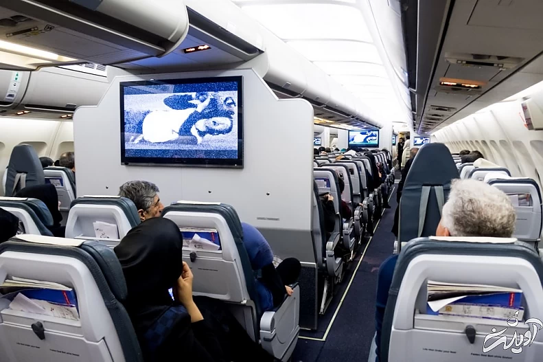 دارای تلویزیون‌های 42 اینچ درون کابین‌های هواپیما